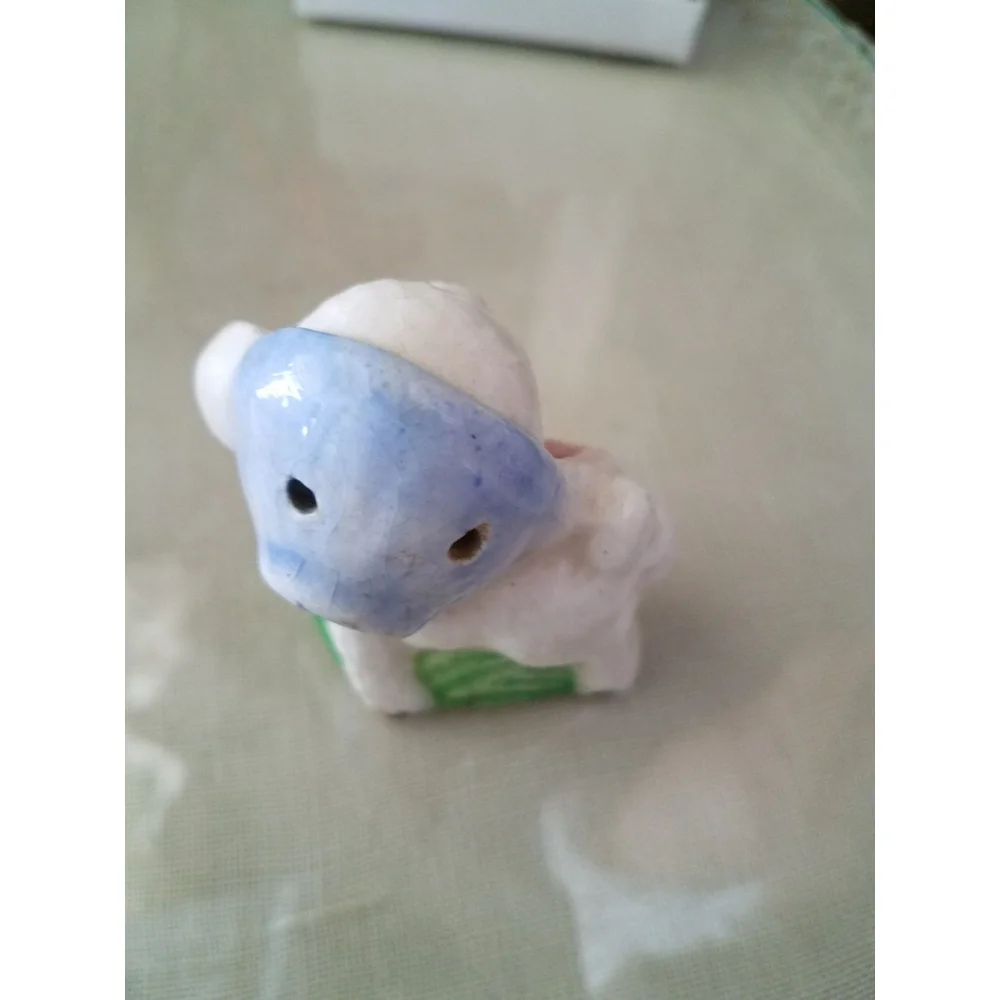 Lamb salt shaker